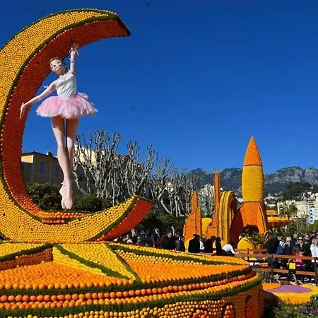 Sharon In Victoria Daire Menton